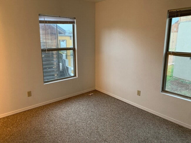 Photo - Ladera Apartments