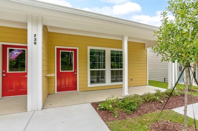 Photo - 715 N 16th St