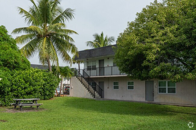River Oaks Apartments