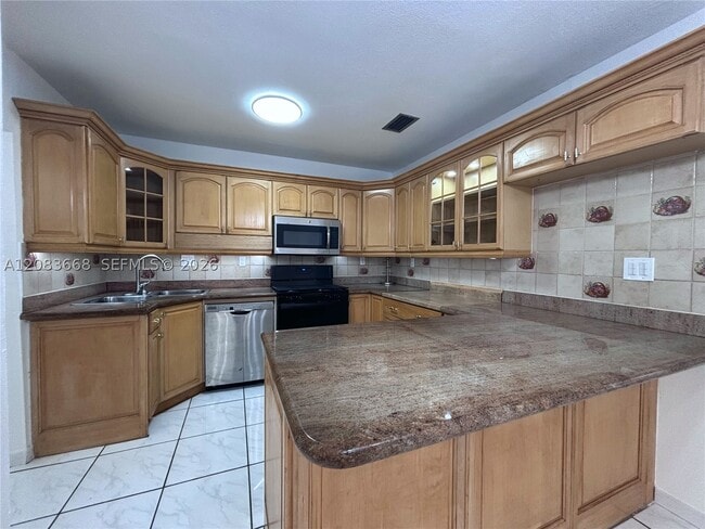 911 NW 30th Pl