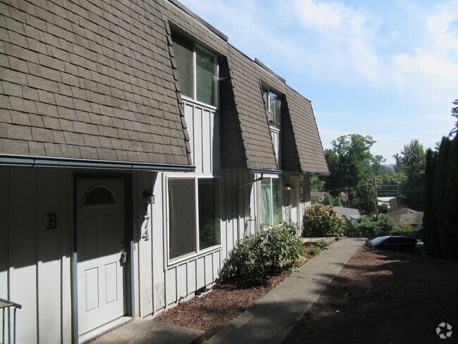 Building Photo - Nice clean 2 bedroom w/ private back yard Unit B Rental