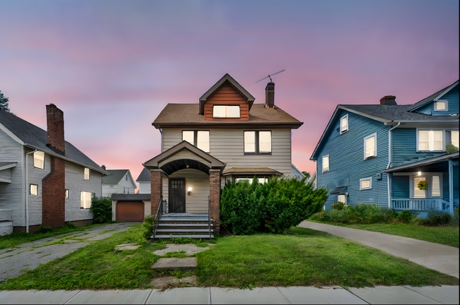 Building Photo - 12721 Barrington Ave Rental