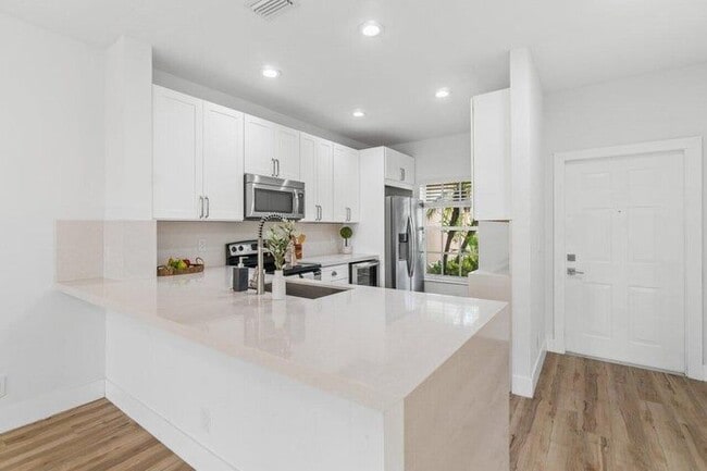 Photo - 6427 Park Lake Cir