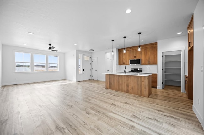 Photo - 2130 Justine Ct