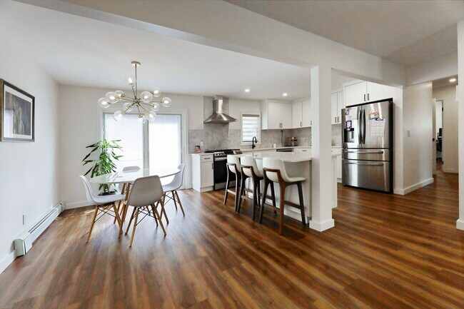 614 Gorge Rd Unit 2