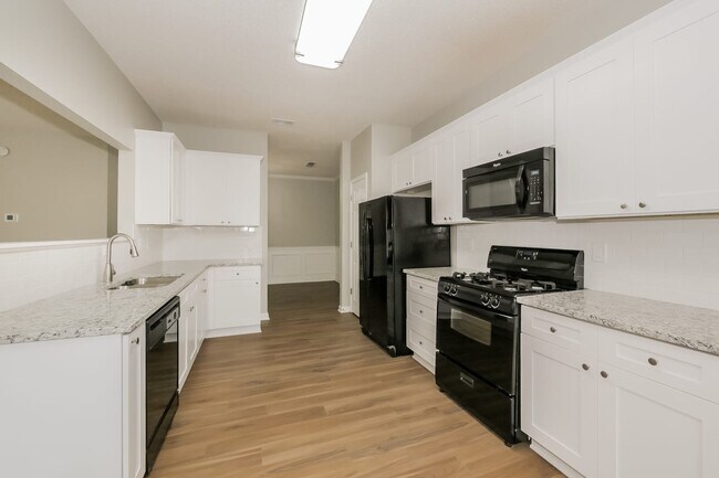 Photo - 162 Stillwood Dr