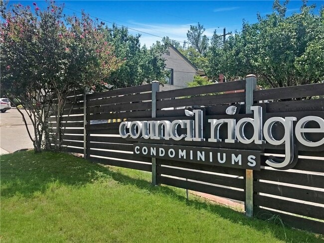 Building Photo - 741 E Oltorf St Unit 102