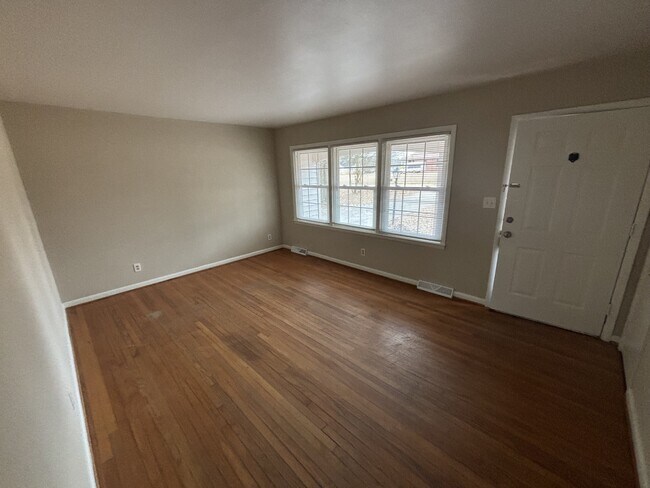 Photo - 544 N Dunn St House