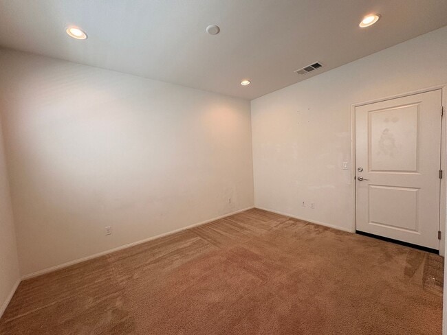 Photo - 4 Bed, 4 Bath in Eastvale!
