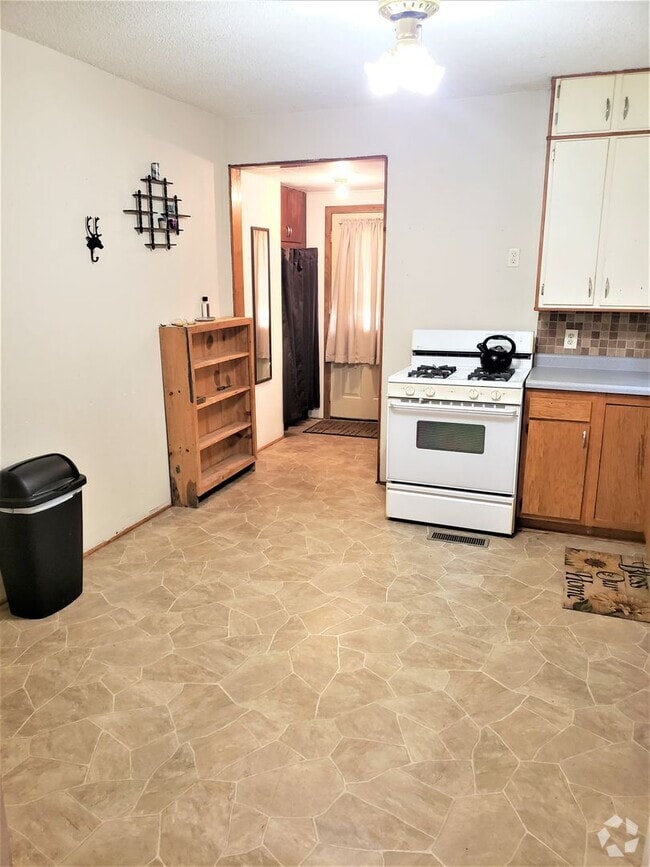 Building Photo - Cozy 3 bed 1 bath house Available