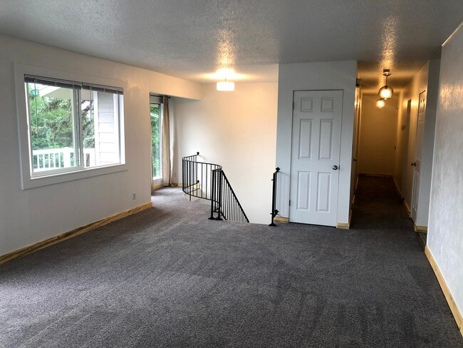 Photo - 210 NW Tingley St Unit A