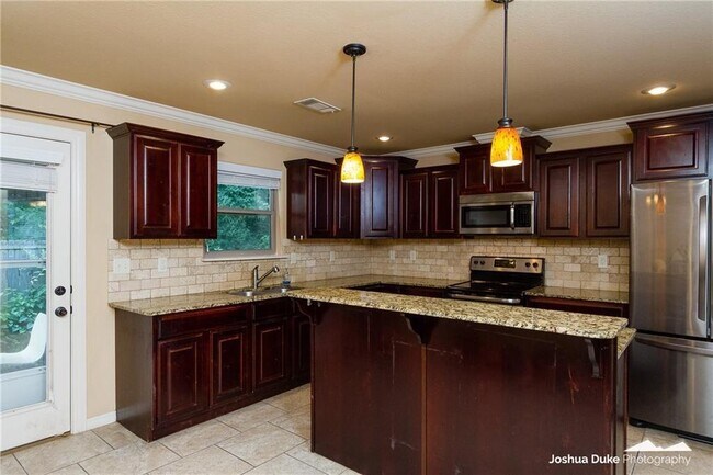 Photo - 2657 N Valencia Ave