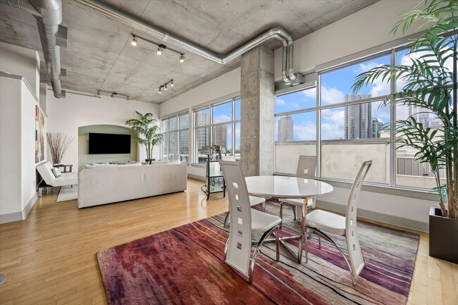 Photo - 1901 Post Oak Blvd Unit 803