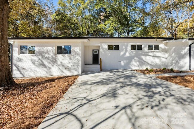 Photo - 8625 Cedarbrook Dr