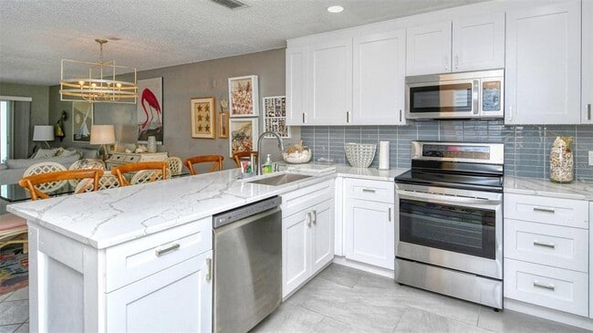 Building Photo - 1255 E Peppertree Dr Unit 101