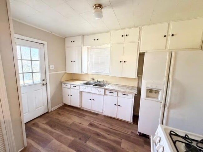 Photo - 3809 Homan Ave