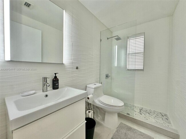 Photo - 1542 Drexel Ave Unit 108