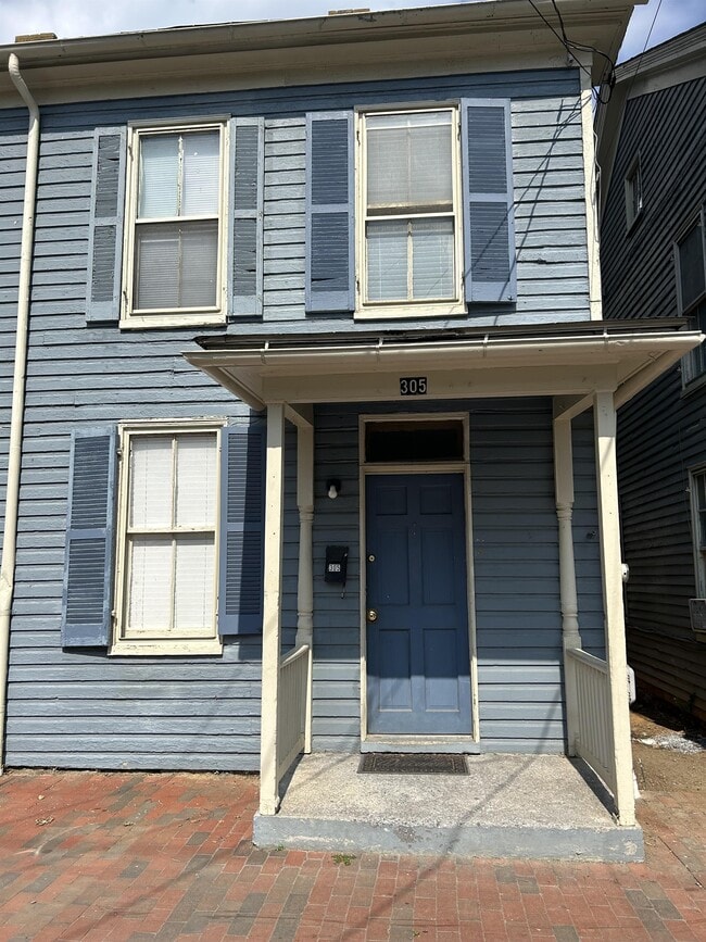 Building Photo - 305 S Kent St