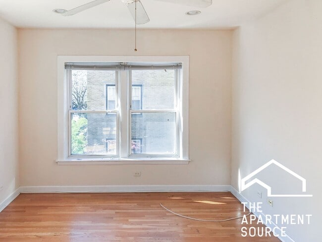 Photo - 3928 N Pine Grove Ave Unit 3E