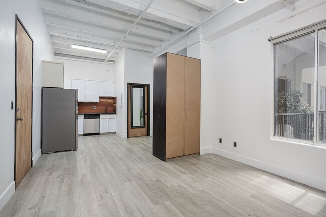 Photo - 312 W 5th St Unit 824