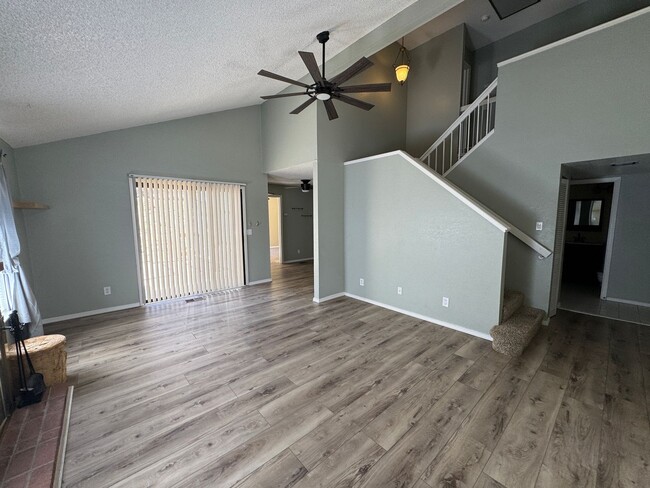 Photo - 2440 Melody Ln