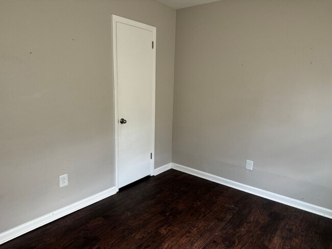 Photo - 12105 Carriage Ct SE Unidad B