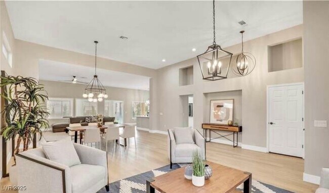 Photo - 2608 Desert Sands Dr