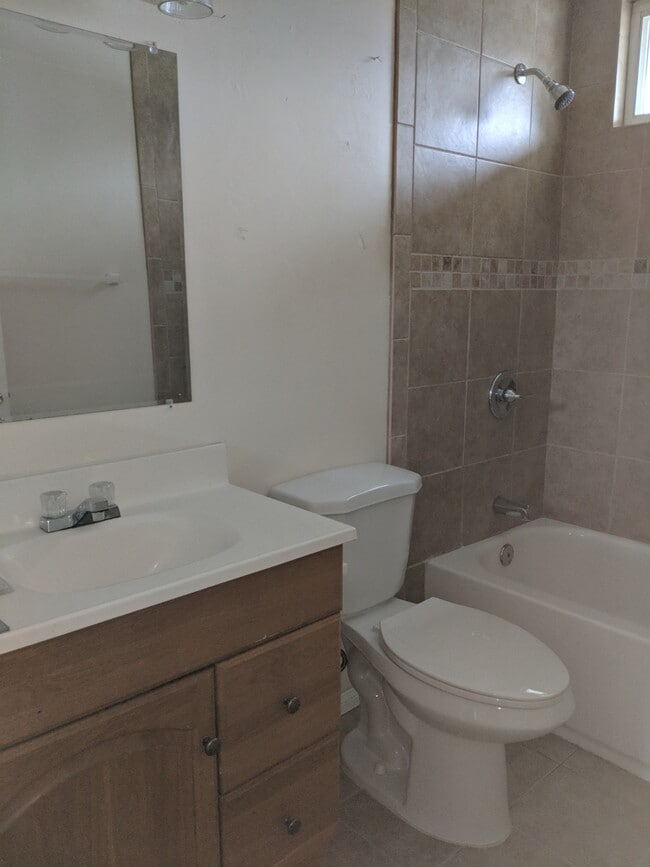 Tiled Main Bath Room