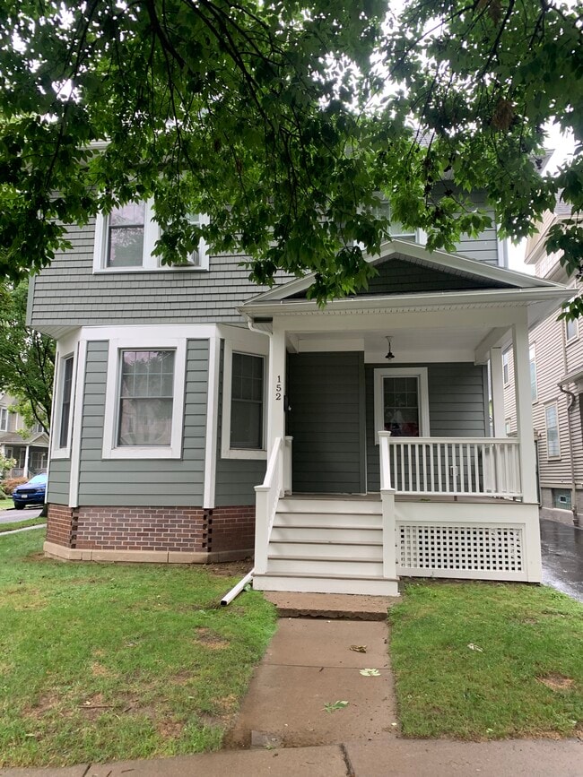 Building Photo - 152 Rosedale St Unit City glamour