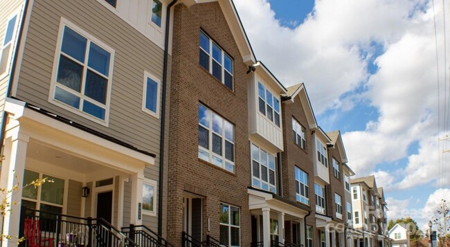 Photo - 17014 Fairmount Way