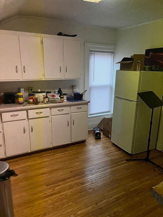 Building Photo - 309 N Franklin St Unit 2B