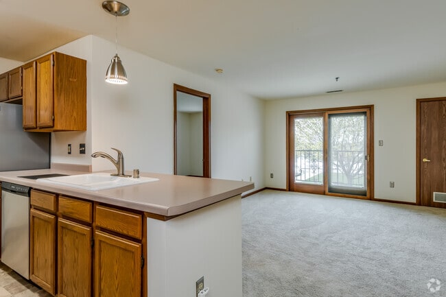 2 BR, 2 BA - 1,080SF