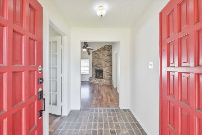 Photo - 703 Bayview Dr