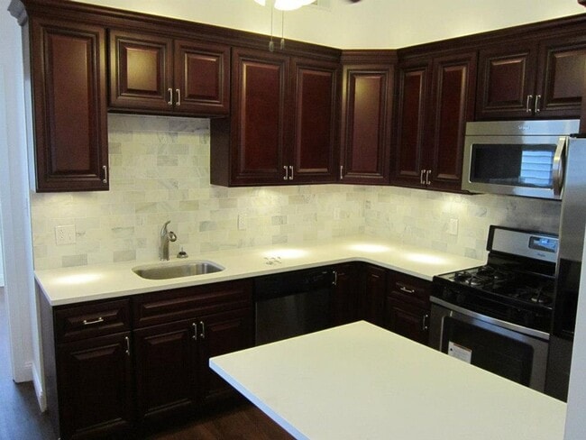 Photo - 141 S 12th St Unit Apt 1