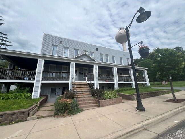 Building Photo - 30 Brown Blvd Unit 2 Rental