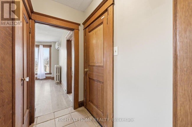 Photo - 65 Fairholt Rd S Unit 2