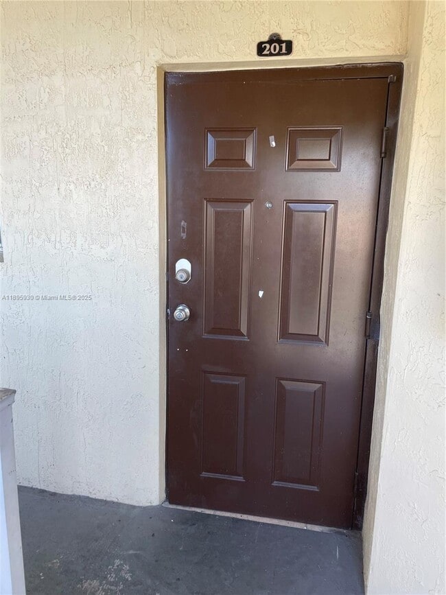 Photo - 2835 SE 16th Ave Unit 201