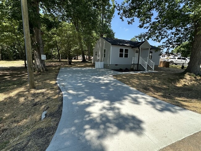 Photo - 329 Tate Ave