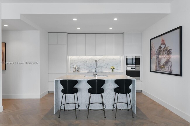 Photo - 5775 Collins Ave Unit 1005