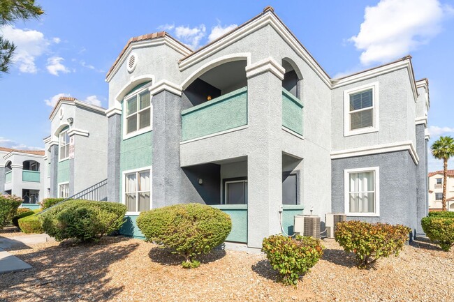 Building Photo - Beautifully Remodeled 2 bedroom Condo!