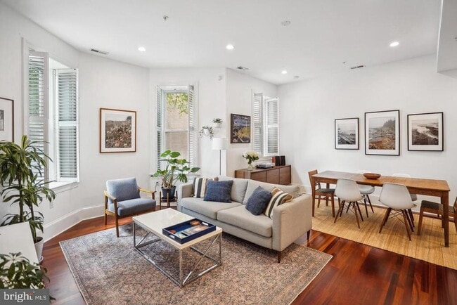 Building Photo - 1324 Euclid St NW Unit 103