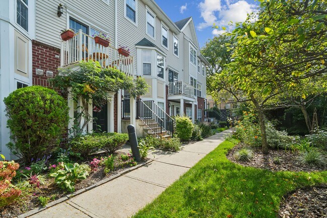 Photo - 50 Pine St Condo Unit 9C