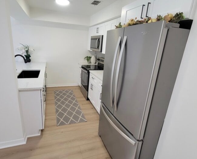 Kitchen - 2734 Hunt Club Ln