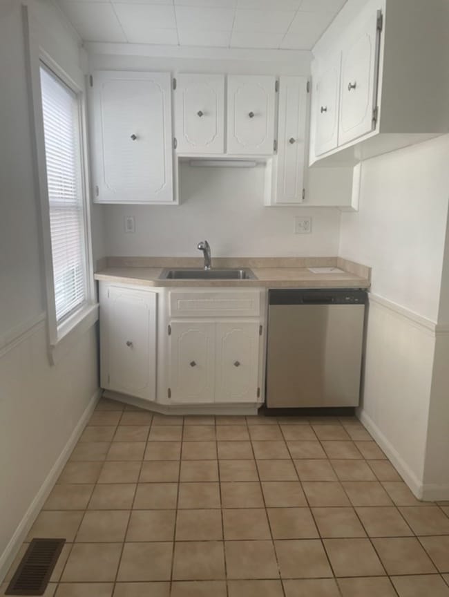 Photo - 2BED/1BATH located in a Townhouse in Dedha...