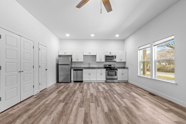 Photo - 1213 N Chamberlain Ave