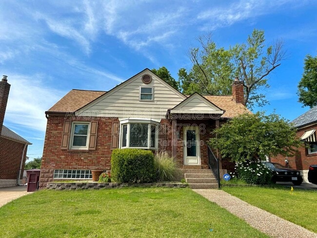 Building Photo - 9215 Meadowbrook Ln