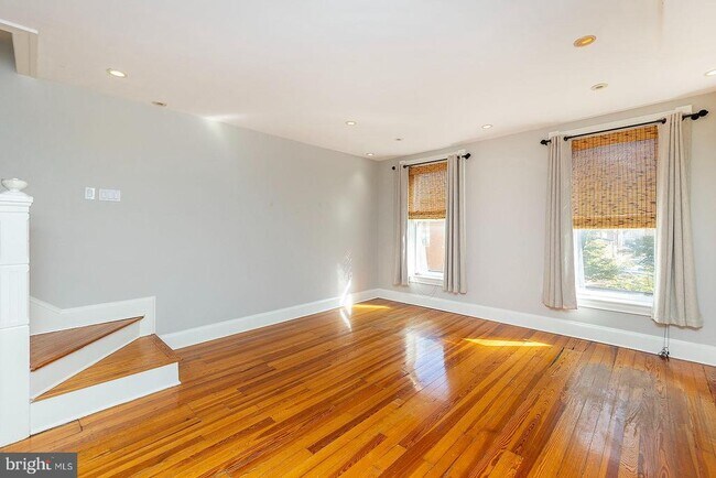 Photo - 7 N Loudoun St