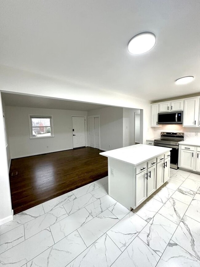 Photo - 345 Harvard Dr