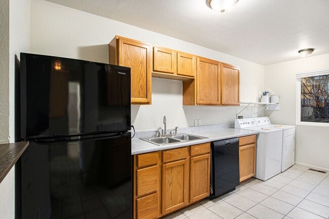 Photo - Updated Duplex 4 bed | 2 bath in Westwood!