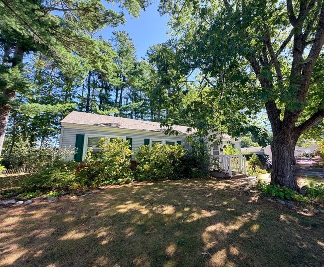 35 Intrepid St